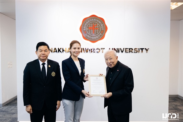 ทีมนักวิจัยคณะวิศวกรรมศาสตร์ รับมอบเกียรติบัตรเชิดชูเกียรติ  ในโอกาสที่ได้รับพระมหากรุณาธิคุณให้ขอพระราชทานกราบบังคมทูลรายงานผลงานวิจัย แด่ พลเอกหญิง สมเด็จพระกนิษฐาธิราชเจ้า กรมสมเด็จพระเทพฯ